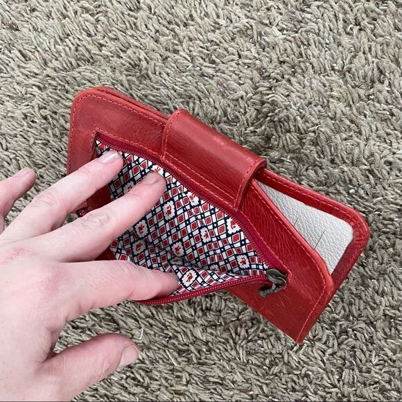 SJ red leather bi fold wallet - Picture 2 of 6